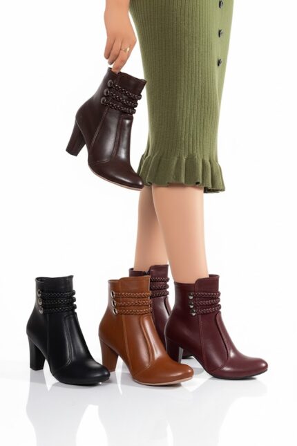 بوت كاحل بكعب عالي وتفاصيل مضفرة | جاذبية لا تُقاوم!